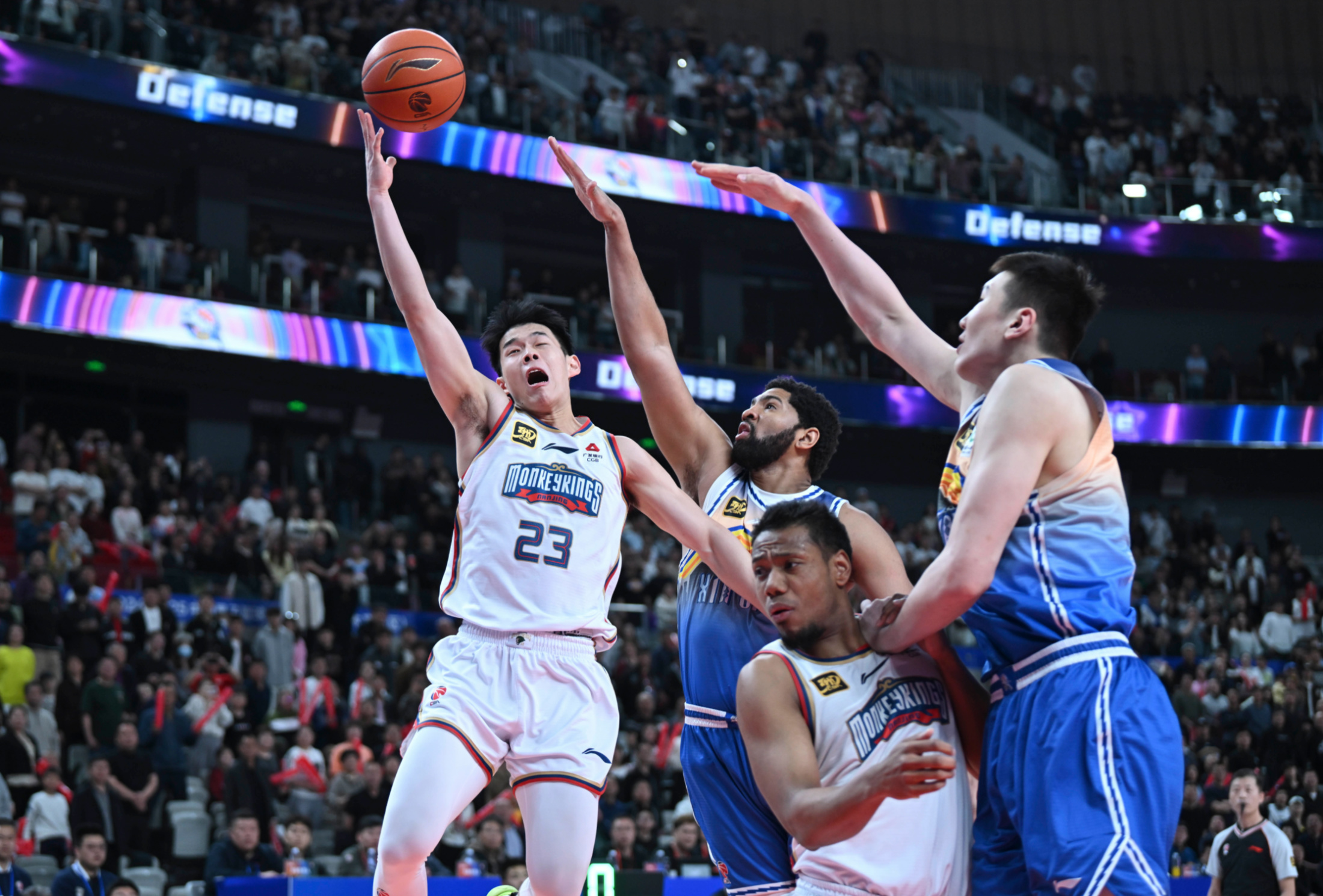 CBA季后赛今晚走向成谜，波特兰开拓者遗憾出局，更衣室稳定，阵容厚度经受考验的简单介绍